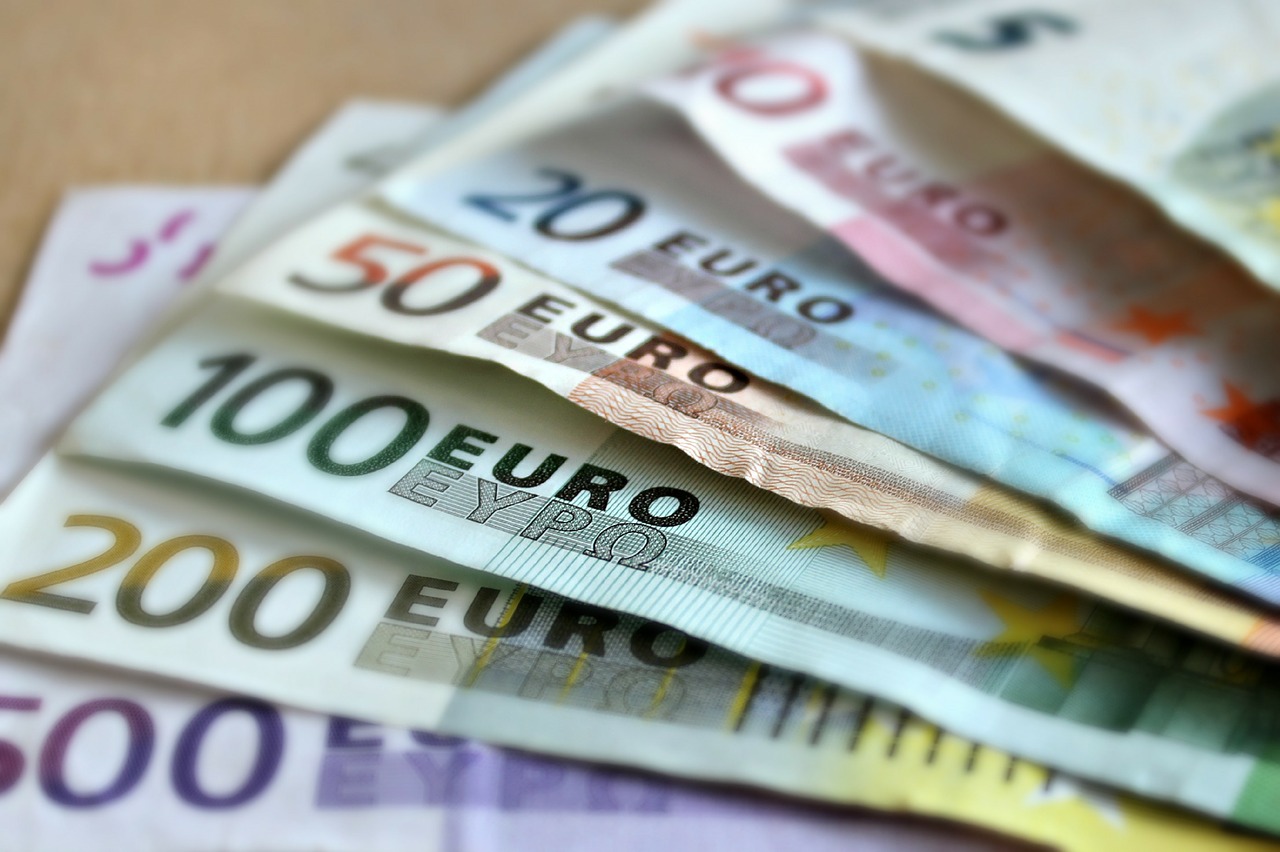 Banknotes Euro Paper Money Euro  - martaposemuckel / Pixabay
